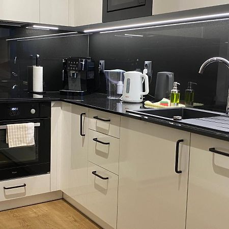 Apartamenty Magia Z Bezplatnym Parkingiem I Klimatyzacja Rzeszów Buitenkant foto