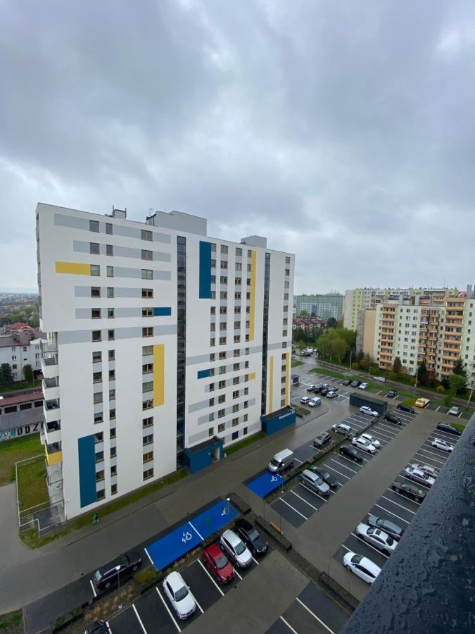 Apartamenty Magia Z Bezplatnym Parkingiem I Klimatyzacja Rzeszów Buitenkant foto