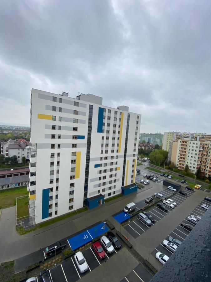 Apartamenty Magia Z Bezplatnym Parkingiem I Klimatyzacja Rzeszów Buitenkant foto